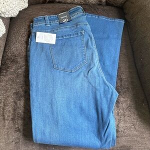 Avenue brand bootcut sz 20 Petite NWT